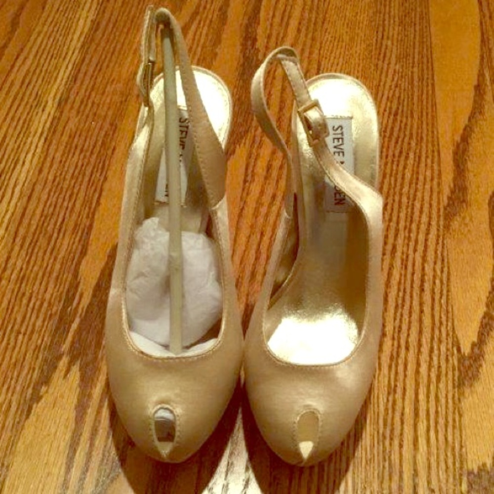 Steve Madden Ultra high peep shoes